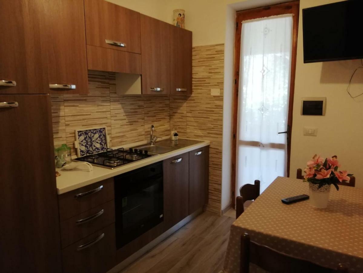 B&B Molly Санта-Мария-ди-Кастеллабате Экстерьер фото